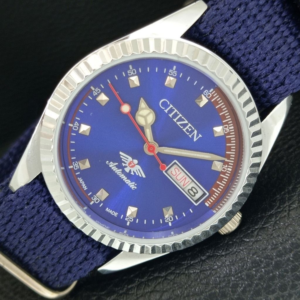 Vintage 1984 Citizen Automatic Mens Silver Watch WDaydate  Blue Accents